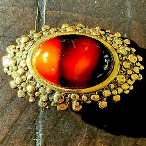 Vintage 1970’s Sarah Coventry Canada Antiqued Gold Brown Glass Stone Brooch/Pin